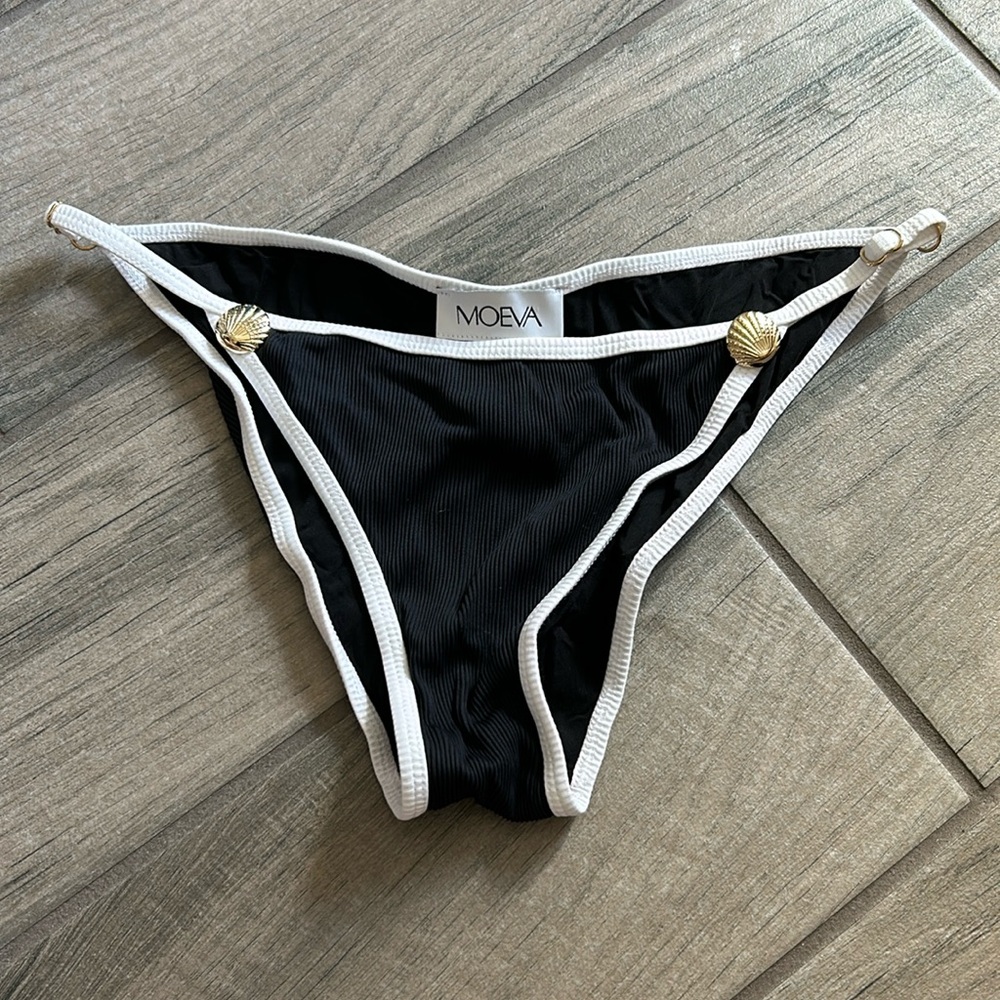 Moeva ribbed bikini bottom